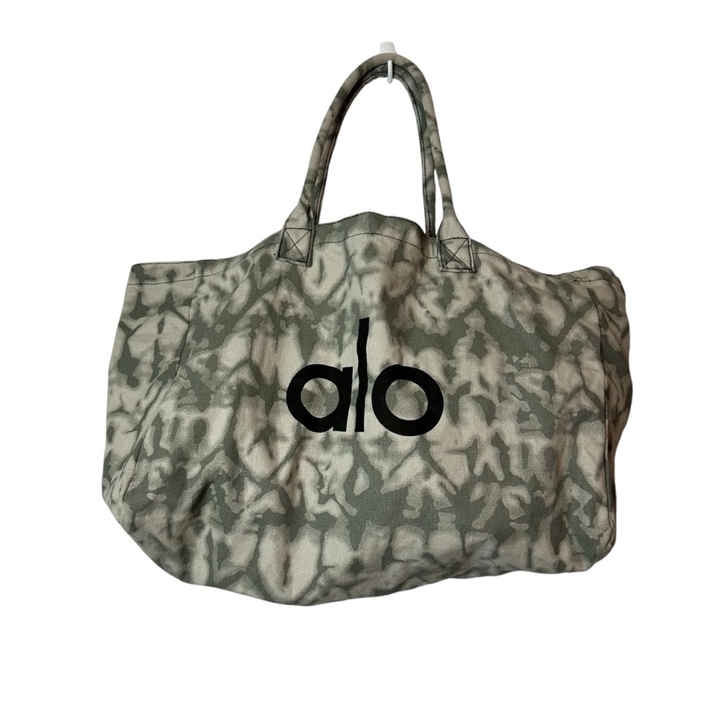 alo womens Iconic Shopper Tote Grey Tie dye oversized open front bag - Picture 2 of 4